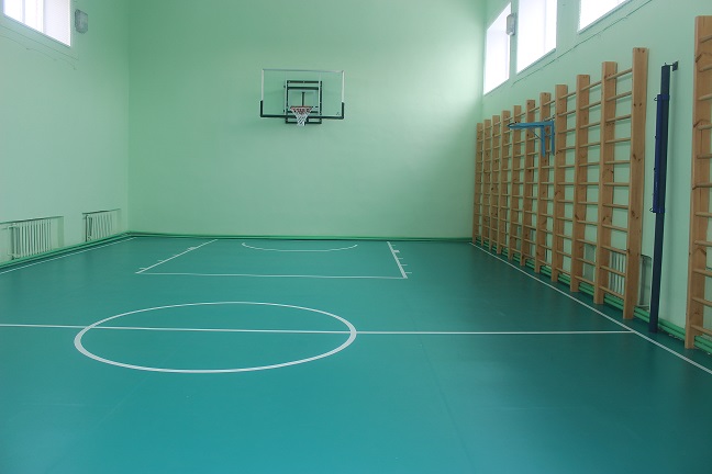 спортивный зал средней школы поселка Ишалино